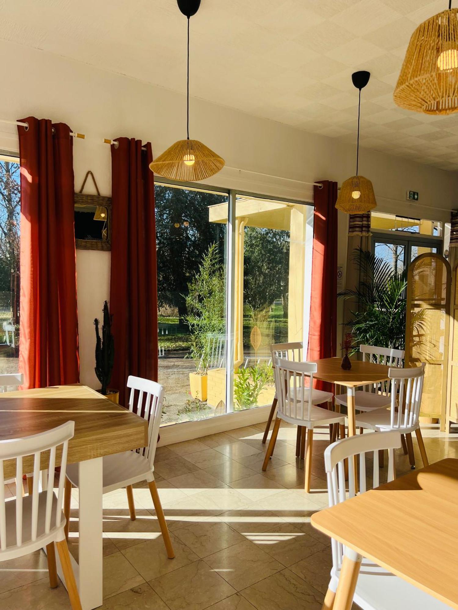 Motel Les Broussailles Mesves-sur-Loire Kültér fotó