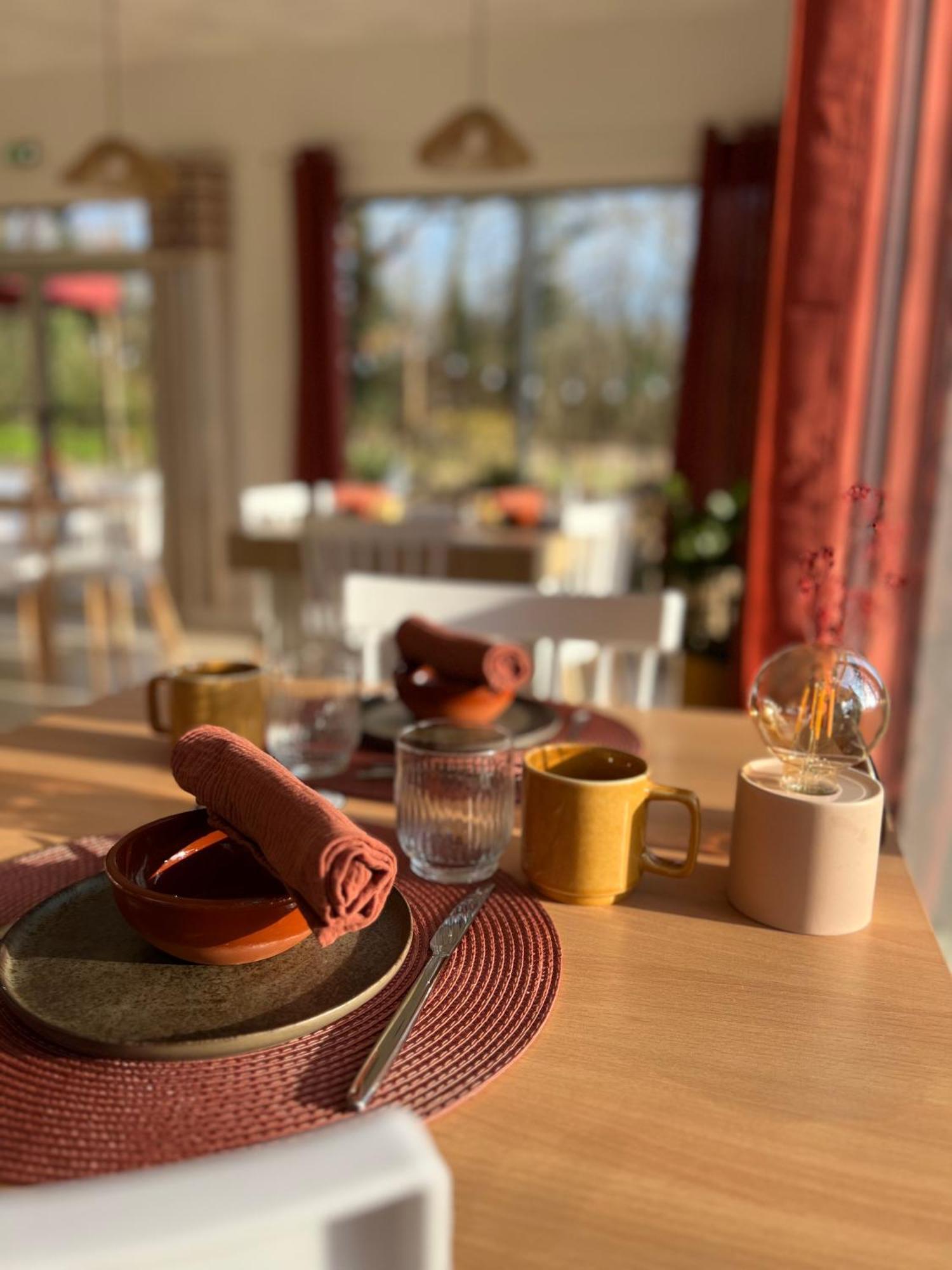 Motel Les Broussailles Mesves-sur-Loire Kültér fotó