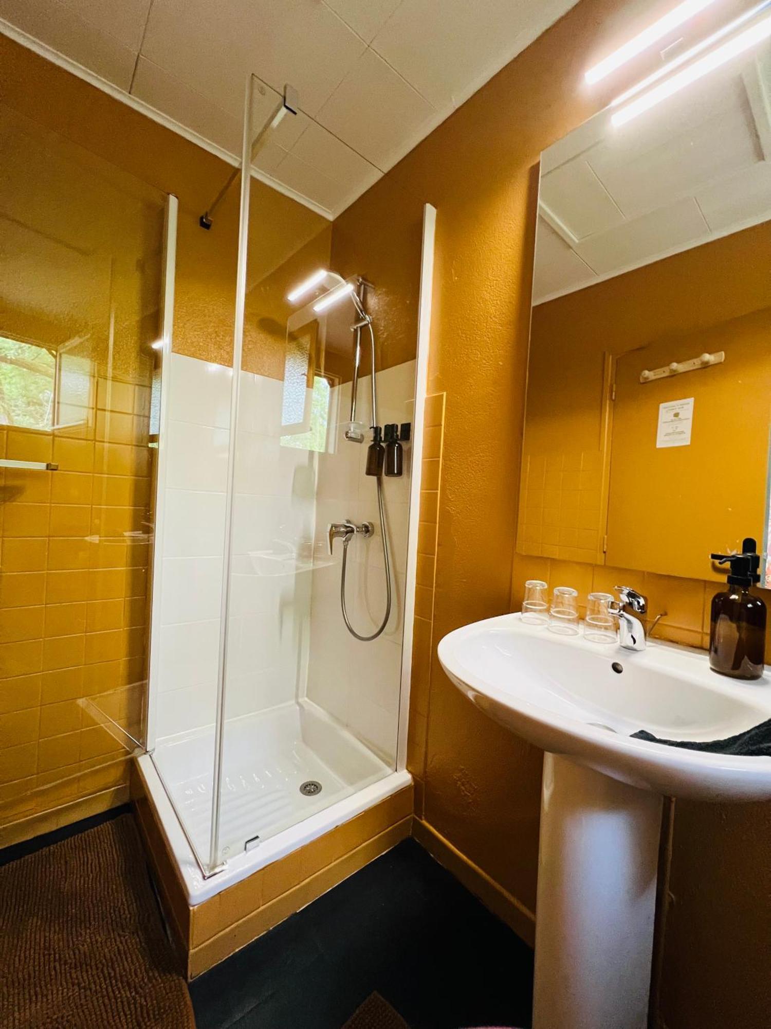 Motel Les Broussailles Mesves-sur-Loire Kültér fotó