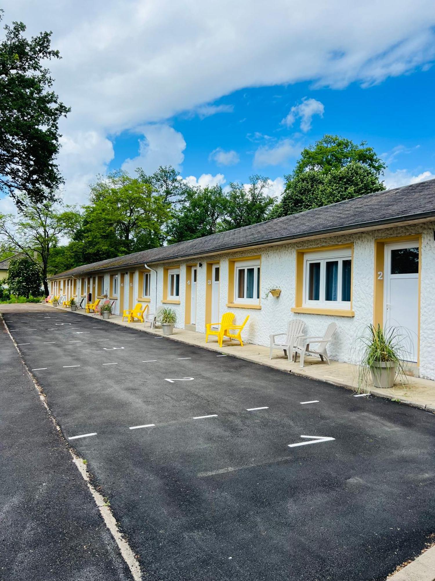 Motel Les Broussailles Mesves-sur-Loire Kültér fotó