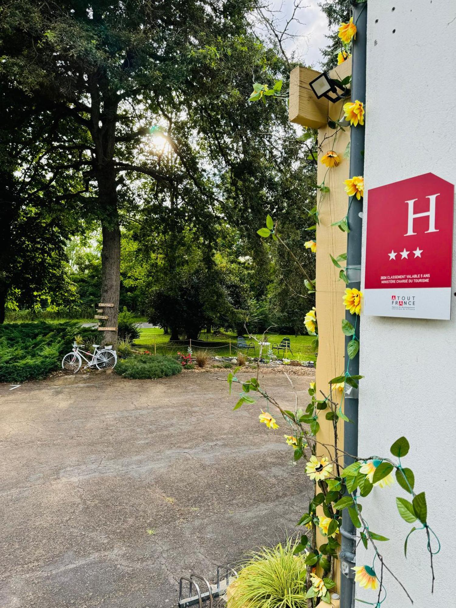 Motel Les Broussailles Mesves-sur-Loire Kültér fotó